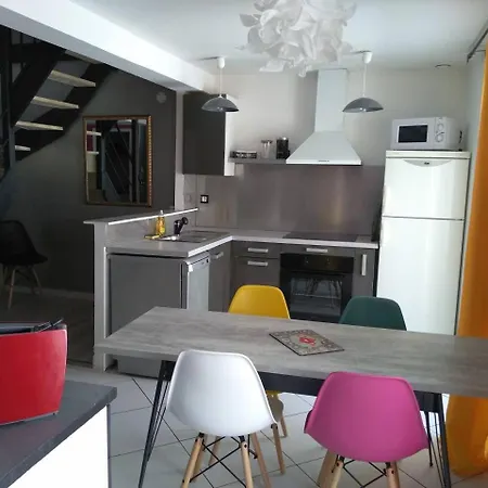 Lägenhet Agreable Duplex Au Centre De